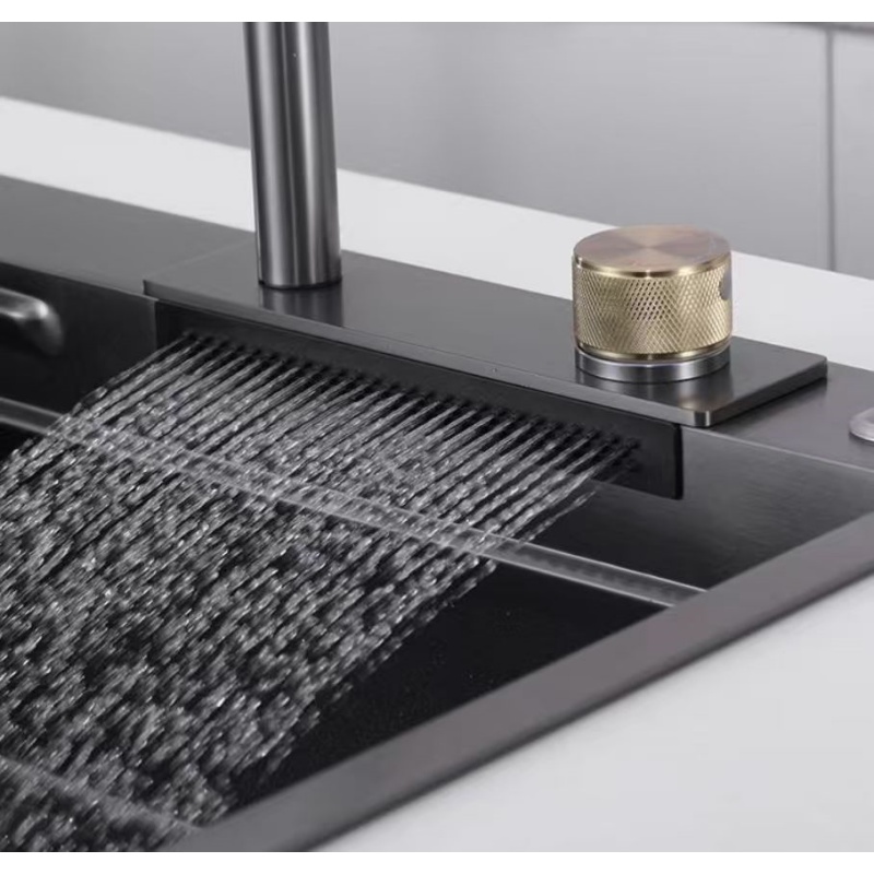 The Flying Rain faucet comes w – Kitchen Gadgets Luxury Bewertung und Preis